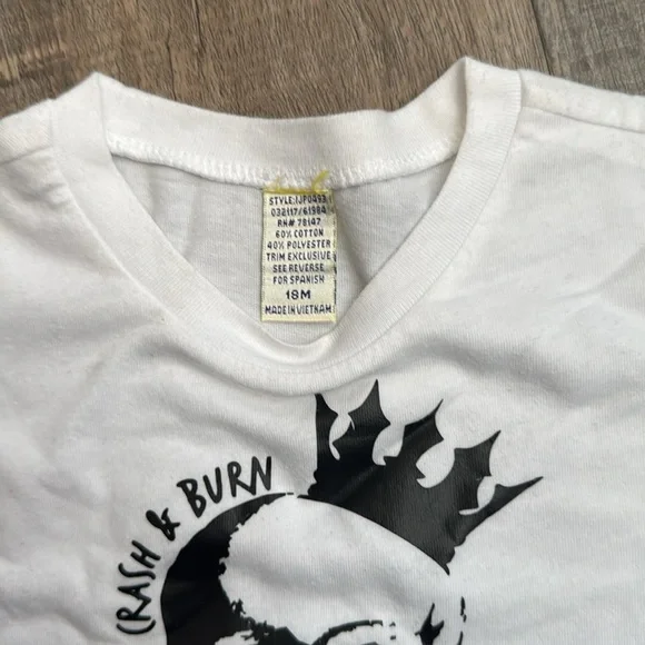 Shirt - Picture 2 of 2